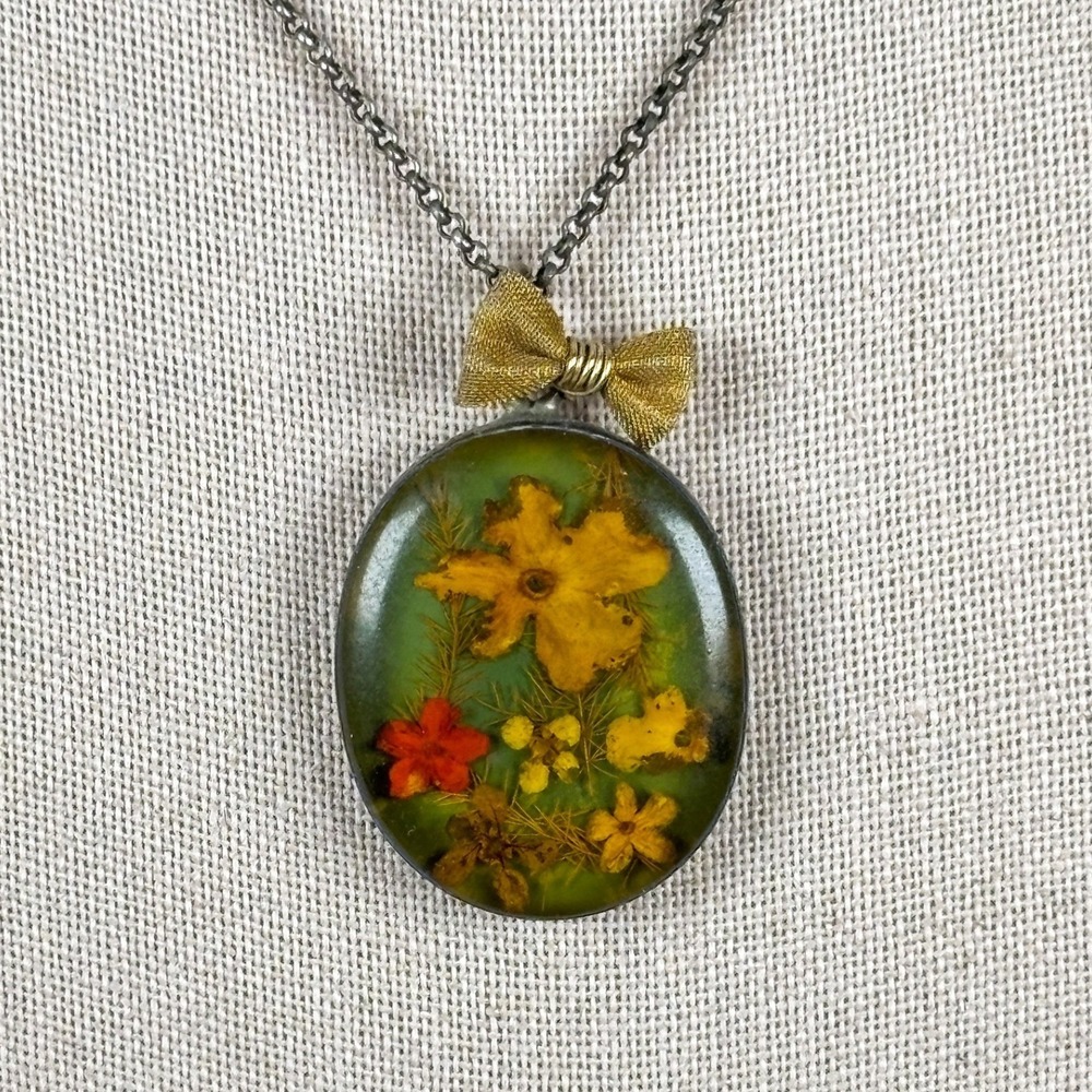 VTG 70s Boho Green Resin Wildflower 925 Sterling Silver Mexico Necklace Gold Bow